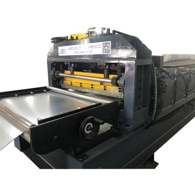Machine de formage de rouleaux métalliques composites à revêtement de sol personnalisable