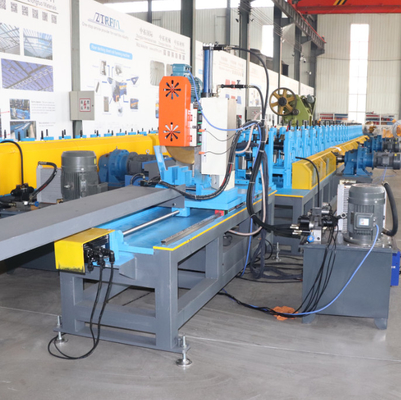 Machine de laminage de poutres à pas de plateaux / L Tube Step Beam Rolling Forming Machine