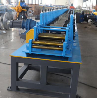Machine de laminage de poutres à pas de plateaux / L Tube Step Beam Rolling Forming Machine