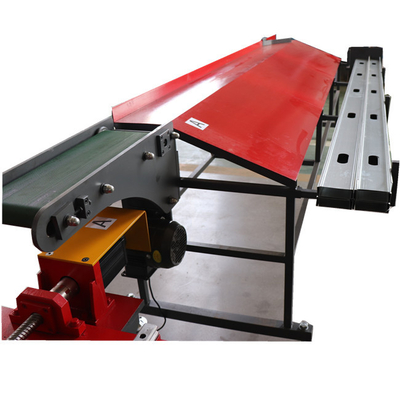 Machine de formage à rouleaux de profil galvanisé de métal et de rail
