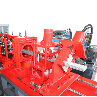Machine de formage à rouleaux de profil galvanisé de métal et de rail