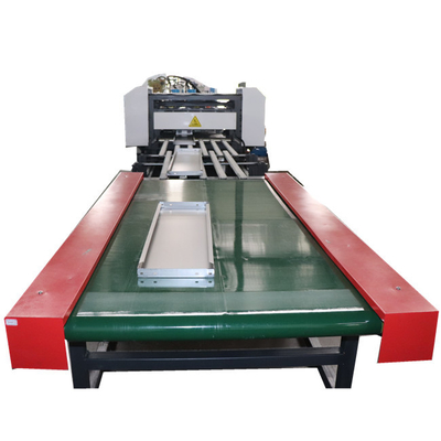 Machine de formage de rouleaux pour la production de rayonnages