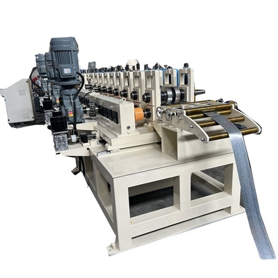 Machine de laminage de profilés métalliques pour revêtement de paroi sèche et plafond pour le marché américain