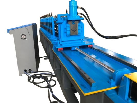 Machine de formage de rouleaux à quille légère et très précise pour la construction de murs à sec