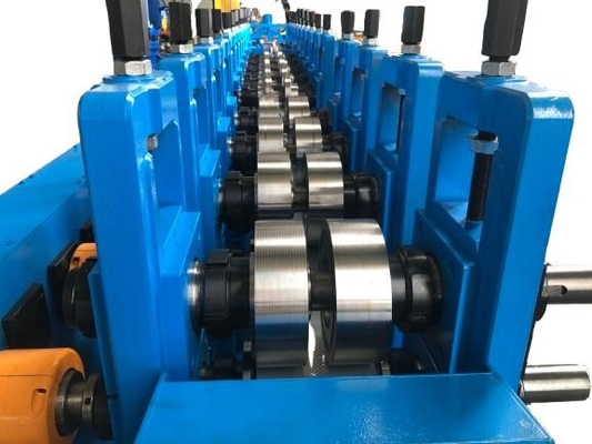 Machine de formage de rouleaux à rouleaux pour murs et plafonds solides et durables