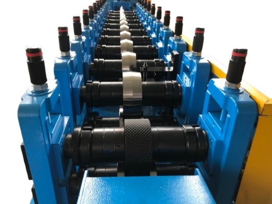 Machine de formage de rouleaux à fente et à piste de haute qualité pour une fixation positive et une résistance à la paroi
