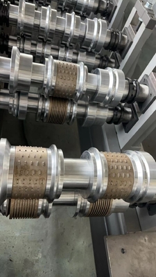 Machine de formage de rouleaux de planche et de bâton avec apparence texturée