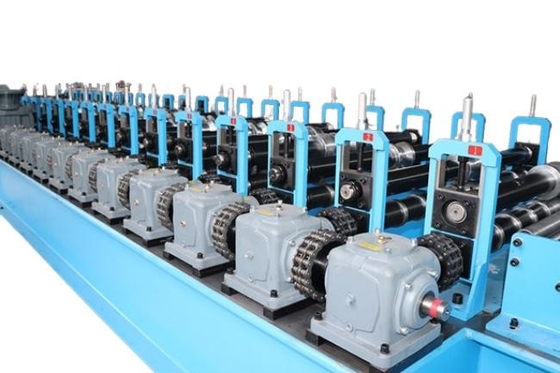 Machine de formage de rouleaux de toits trapézoïdaux à grande vitesse personnalisable