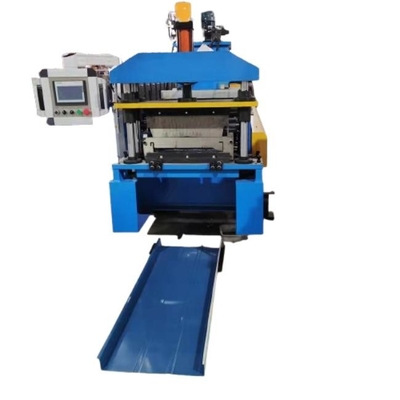 Machine à former des rouleaux de tôle d'acier pour la production de panneaux de verrouillage de toiture métallique à couture debout