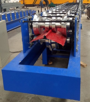 Machine de formage de rouleaux à capuche à haute performance de 4 kW pour un système de toiture sans soudure