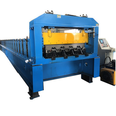 Machine de formage de revêtements de sol métalliques pour système de revêtements de toit de type A