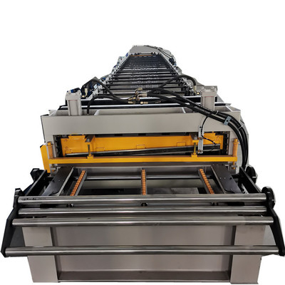 Machine de formage à rouleaux de profilés de panneaux d'acier avec pré-coupeuse hydraulique pour l'efficacité