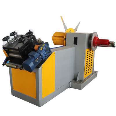 Machine de formage de rouleaux de panneaux de rangement avancée pour racks verticaux avec systèmes de perçage et de coupe