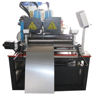Machine à former des rouleaux de tôles d'acier personnalisables pour le renforcement des panneaux