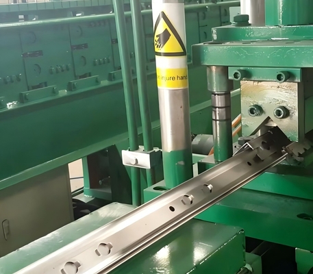 Machine de formage de rouleaux de rayonnages pour entrepôt de supermarchés