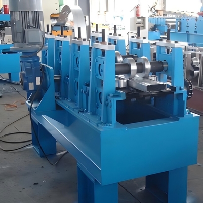 18 stations machine de formage de rouleaux de supermarché avec capacité de largeur réglable