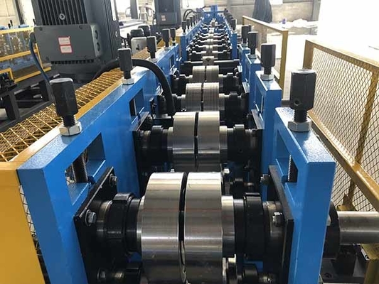 Machine de formage de rouleaux de poutres solaires C40-C160