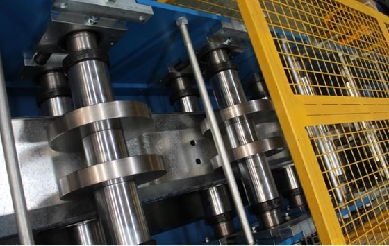Perçage hydraulique 18 stations C machine de formage de rouleaux de purlin PLC
