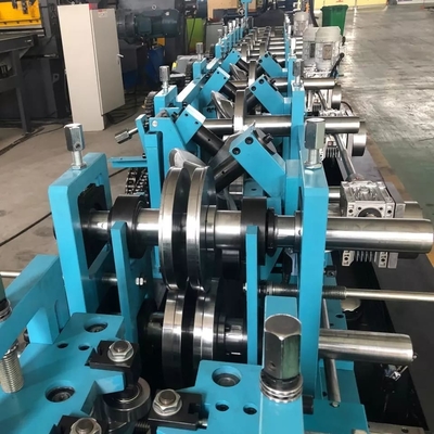 Machine de formage de rouleaux de purlin pour les supports de pipelines et la construction municipale