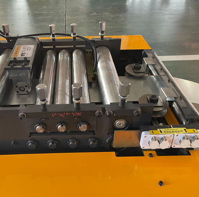 La machine de formage de rouleaux de chapeau pour les chapeaules fait le profil des chapeaules en lot entièrement automatiquement