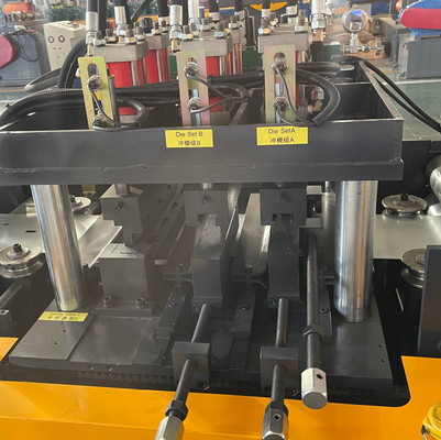 La machine de formage de rouleaux de chapeau pour les chapeaules fait le profil des chapeaules en lot entièrement automatiquement