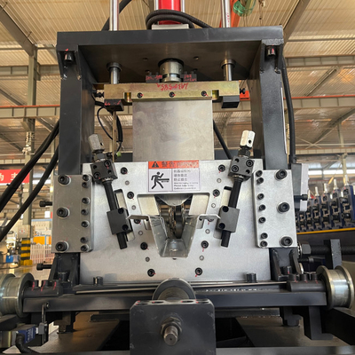 La machine de formage de rouleaux de chapeau pour les chapeaules fait le profil des chapeaules en lot entièrement automatiquement