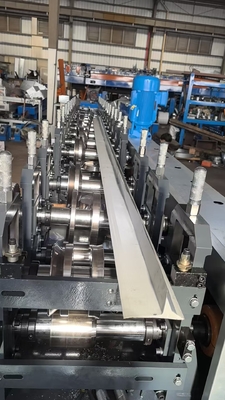 Machine de formage de rouleaux pour l'acier et l'aluminium avec des capacités d'épaisseur allant de 30 à 16 gauge