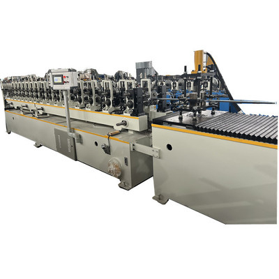 Machine à laminer à revêtement en acier réglable par taille automatique