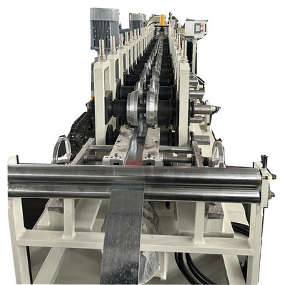 Machine à laminer à revêtement en acier réglable par taille automatique
