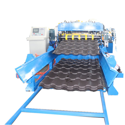 Machine de laminage de panneaux de toiture de tuiles vitrées