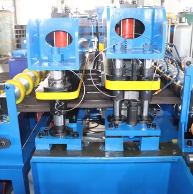 Machine de laminage de panneaux de toiture de tuiles vitrées