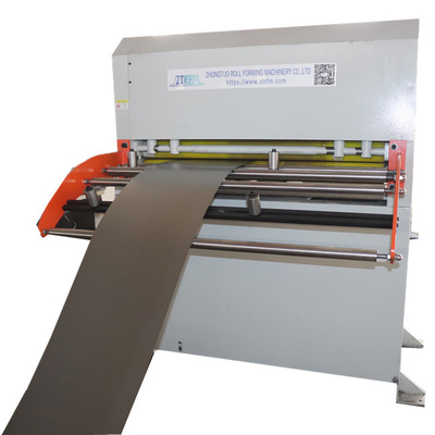 Machine de formage de rouleaux de panneaux métalliques pour étagères de supermarché
