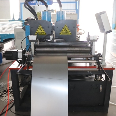 Machine de fabrication de panneaux de tôle de revêtement murale métallique