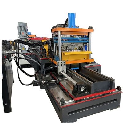 Machine à profiler pour panneau arrière d'étagère de supermarché en métal