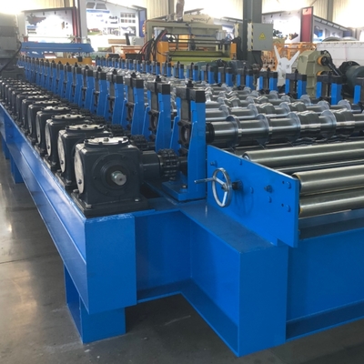 Machine de formage de tôles de toiture métalliques IBR (45 m/min)