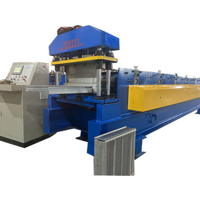 Machine de formage de profilés de panneaux de barrière acoustique