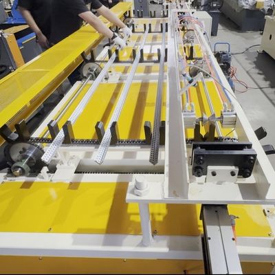 Machine de formage de profilés d'angle en métal pour garnitures PPGI GI de qualité construction